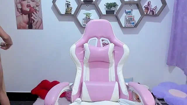 SharonSander online show from 11-25-25, 09:59