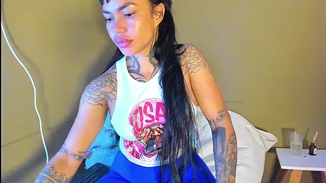 Snapshot of nathaliefox chatting on 02-14-26, 03:47 nathaliefox online show from 02-14-26, 03:47