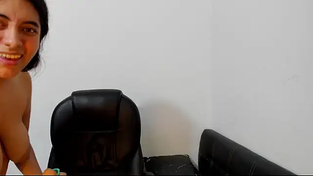 Snapshot of miss_eylens chatting on 07-18-26, 06:06 miss eylens online show from 07-18-26, 06:06