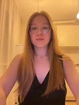 Eva Weyne online show from 11-19-25, 09:48