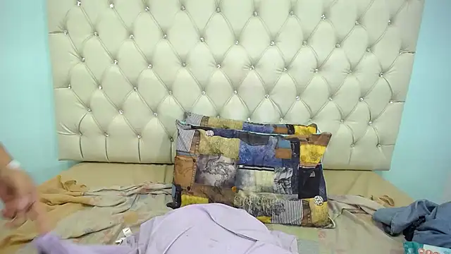 Snapshot of LindaKardi chatting on 01-06-26, 04:32 LindaKardi online show from 01-06-26, 04:32