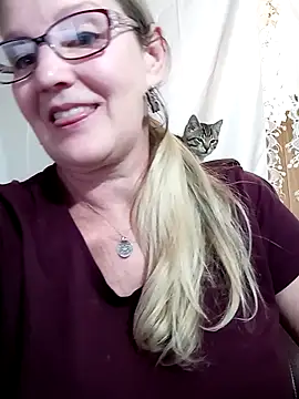 Snapshot of irinamaux chatting on 01-24-25, 03:13 irinamaux online show from 01-24-25, 03:13