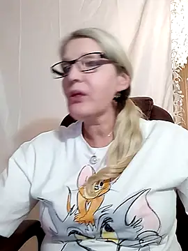 Snapshot of irinamaux chatting on 01-25-25, 12:58 irinamaux online show from 01-25-25, 12:58