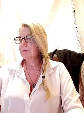 Snapshot of irinamaux chatting on 01-30-25, 05:39 irinamaux online show from 01-30-25, 05:39