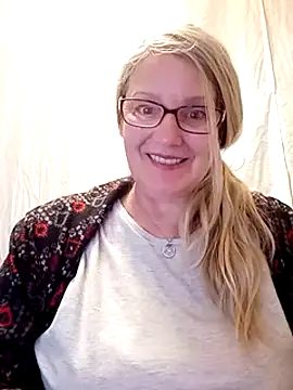 Snapshot of irinamaux chatting on 02-12-25, 12:55 irinamaux online show from 02-12-25, 12:55