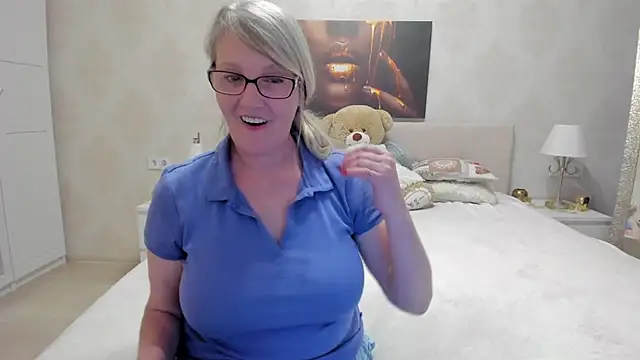 Snapshot of irinamaux chatting on 02-16-25, 02:54 irinamaux online show from 02-16-25, 02:54