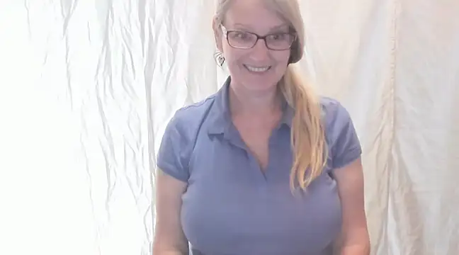 Snapshot of irinamaux chatting on 02-20-25, 07:45 irinamaux online show from 02-20-25, 07:45