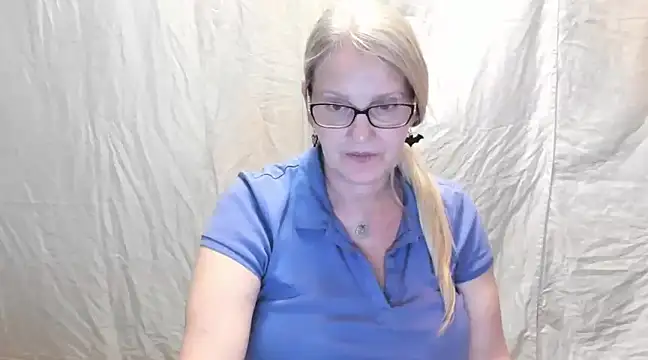 Snapshot of irinamaux chatting on 02-21-25, 07:56 irinamaux online show from 02-21-25, 07:56