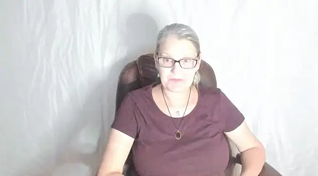 Snapshot of irinamaux chatting on 02-22-25, 10:09 irinamaux online show from 02-22-25, 10:09