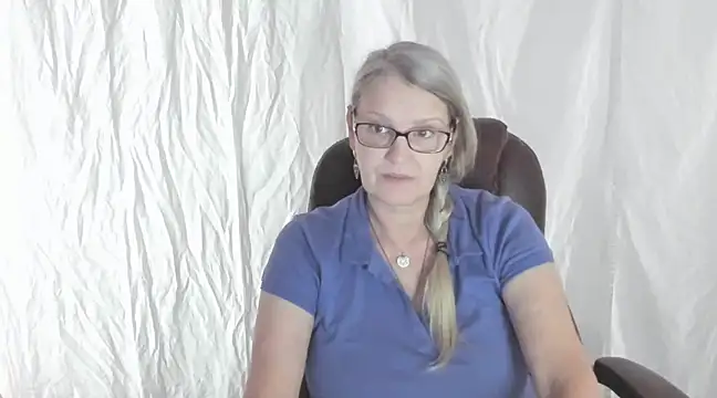Snapshot of irinamaux chatting on 02-26-25, 08:59 irinamaux online show from 02-26-25, 08:59