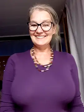 Snapshot of irinamaux chatting on 09-14-25, 06:12 irinamaux online show from 09-14-25, 06:12