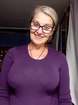 Snapshot of irinamaux chatting on 09-25-25, 05:00 irinamaux online show from 09-25-25, 05:00