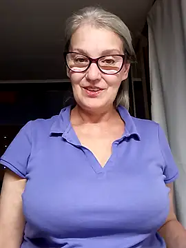 Snapshot of irinamaux chatting on 10-04-25, 08:07 irinamaux online show from 10-04-25, 08:07