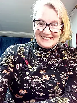 irinamaux online show from 04-12-26, 04:45