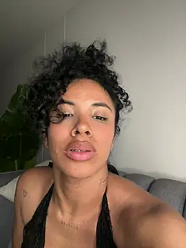 Snapshot of Brunettexio chatting on 02-02-25, 01:12 Brunettexio online show from 02-02-25, 01:12