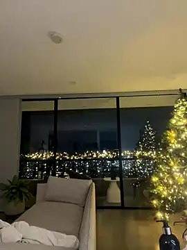 Snapshot of Brunettexio chatting on 12-21-25, 02:08 Brunettexio online show from 12-21-25, 02:08