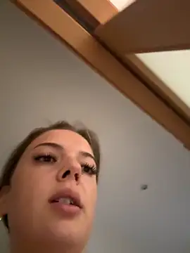 LexyGold online show from 10-31-25, 03:57