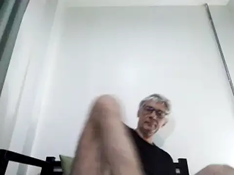 Snapshot of BIGUNCUTHARDCOCK chatting on 03-13-25, 11:30 BIGUNCUTHARDCOCK online show from 03-13-25, 11:30