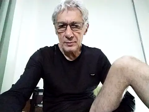 Snapshot of BIGUNCUTHARDCOCK chatting on 03-14-25, 12:43 BIGUNCUTHARDCOCK online show from 03-14-25, 12:43