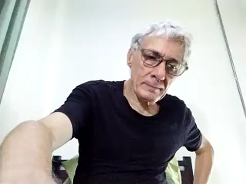 Snapshot of BIGUNCUTHARDCOCK chatting on 03-14-25, 01:57 BIGUNCUTHARDCOCK online show from 03-14-25, 01:57