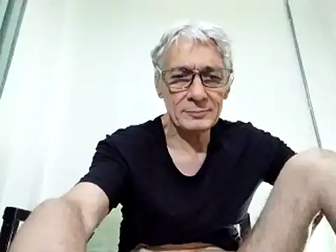 Snapshot of BIGUNCUTHARDCOCK chatting on 03-15-25, 01:07 BIGUNCUTHARDCOCK online show from 03-15-25, 01:07