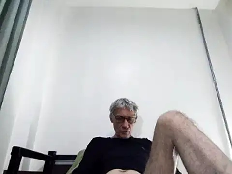 Snapshot of BIGUNCUTHARDCOCK chatting on 03-16-25, 03:47 BIGUNCUTHARDCOCK online show from 03-16-25, 03:47