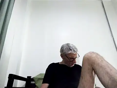 Snapshot of BIGUNCUTHARDCOCK chatting on 03-16-25, 11:05 BIGUNCUTHARDCOCK online show from 03-16-25, 11:05