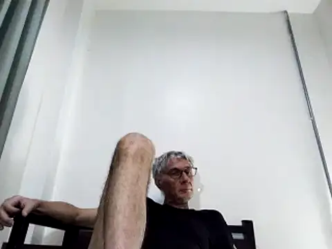 Snapshot of BIGUNCUTHARDCOCK chatting on 03-17-25, 01:14 BIGUNCUTHARDCOCK online show from 03-17-25, 01:14