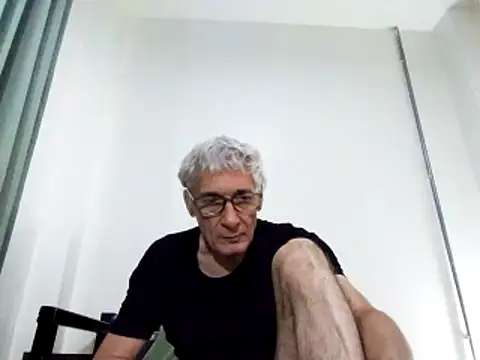 Snapshot of BIGUNCUTHARDCOCK chatting on 03-17-25, 07:46 BIGUNCUTHARDCOCK online show from 03-17-25, 07:46