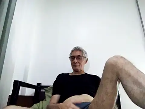 Snapshot of BIGUNCUTHARDCOCK chatting on 03-21-25, 03:44 BIGUNCUTHARDCOCK online show from 03-21-25, 03:44