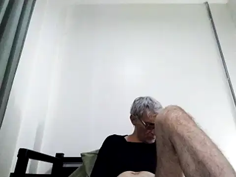 Snapshot of BIGUNCUTHARDCOCK chatting on 03-21-25, 06:49 BIGUNCUTHARDCOCK online show from 03-21-25, 06:49