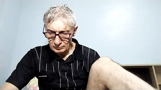 Snapshot of BIGUNCUTHARDCOCK chatting on 09-09-25, 02:00 BIGUNCUTHARDCOCK online show from 09-09-25, 02:00