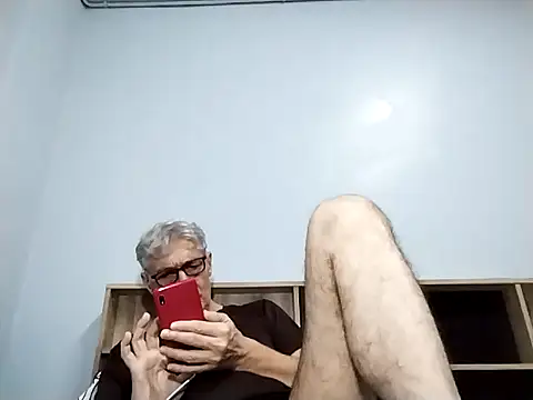 Snapshot of BIGUNCUTHARDCOCK chatting on 09-17-25, 02:41 BIGUNCUTHARDCOCK online show from 09-17-25, 02:41