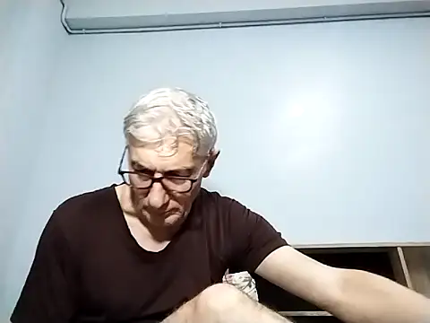 Snapshot of BIGUNCUTHARDCOCK chatting on 09-18-25, 04:58 BIGUNCUTHARDCOCK online show from 09-18-25, 04:58