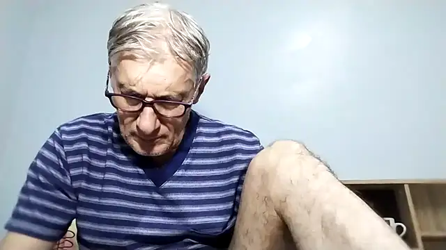 Snapshot of BIGUNCUTHARDCOCK chatting on 09-20-25, 01:17 BIGUNCUTHARDCOCK online show from 09-20-25, 01:17