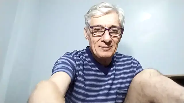 Snapshot of BIGUNCUTHARDCOCK chatting on 09-28-25, 02:00 BIGUNCUTHARDCOCK online show from 09-28-25, 02:00