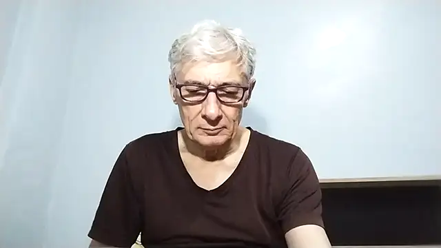 Snapshot of BIGUNCUTHARDCOCK chatting on 09-29-25, 02:11 BIGUNCUTHARDCOCK online show from 09-29-25, 02:11