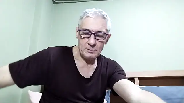 Snapshot of BIGUNCUTHARDCOCK chatting on 10-04-25, 02:42 BIGUNCUTHARDCOCK online show from 10-04-25, 02:42