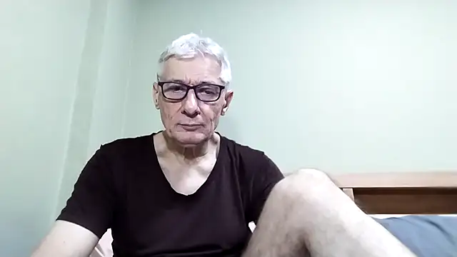 Snapshot of BIGUNCUTHARDCOCK chatting on 10-06-25, 02:03 BIGUNCUTHARDCOCK online show from 10-06-25, 02:03