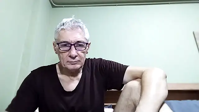 Snapshot of BIGUNCUTHARDCOCK chatting on 10-07-25, 02:09 BIGUNCUTHARDCOCK online show from 10-07-25, 02:09