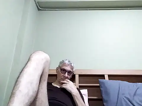 Snapshot of BIGUNCUTHARDCOCK chatting on 10-08-25, 01:53 BIGUNCUTHARDCOCK online show from 10-08-25, 01:53