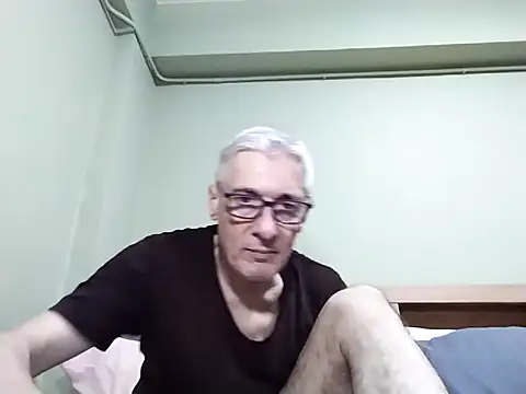 Snapshot of BIGUNCUTHARDCOCK chatting on 10-09-25, 05:05 BIGUNCUTHARDCOCK online show from 10-09-25, 05:05