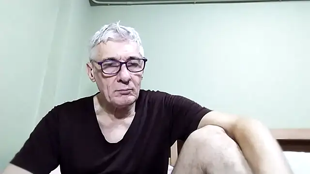 Snapshot of BIGUNCUTHARDCOCK chatting on 10-12-25, 12:53 BIGUNCUTHARDCOCK online show from 10-12-25, 12:53