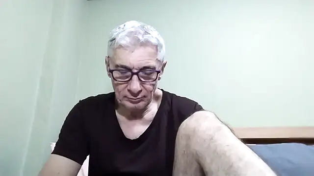 Snapshot of BIGUNCUTHARDCOCK chatting on 10-14-25, 02:12 BIGUNCUTHARDCOCK online show from 10-14-25, 02:12