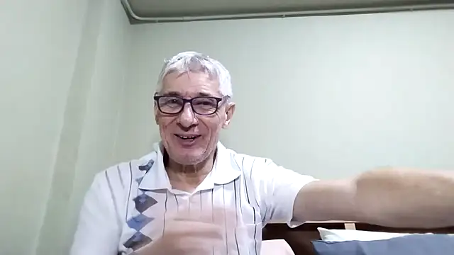 Snapshot of BIGUNCUTHARDCOCK chatting on 10-14-25, 02:18 BIGUNCUTHARDCOCK online show from 10-14-25, 02:18