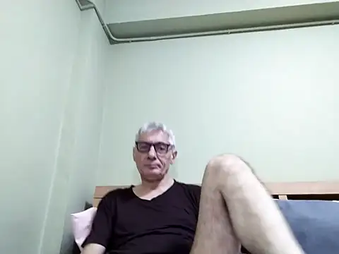 Snapshot of BIGUNCUTHARDCOCK chatting on 10-16-25, 02:34 BIGUNCUTHARDCOCK online show from 10-16-25, 02:34