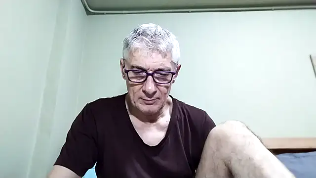 Snapshot of BIGUNCUTHARDCOCK chatting on 10-19-25, 01:17 BIGUNCUTHARDCOCK online show from 10-19-25, 01:17