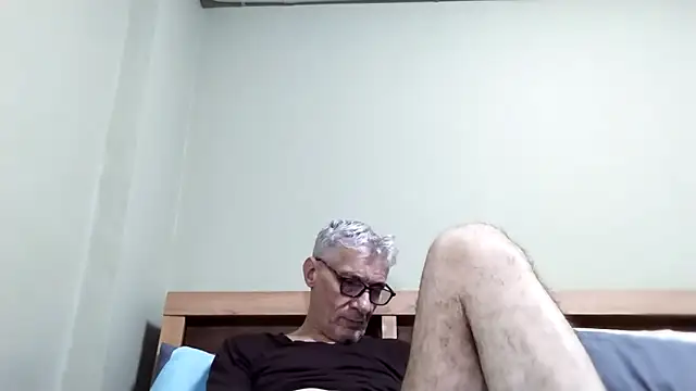 Snapshot of BIGUNCUTHARDCOCK chatting on 10-20-25, 01:55 BIGUNCUTHARDCOCK online show from 10-20-25, 01:55