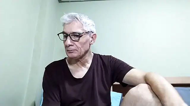 Snapshot of BIGUNCUTHARDCOCK chatting on 10-22-25, 12:33 BIGUNCUTHARDCOCK online show from 10-22-25, 12:33