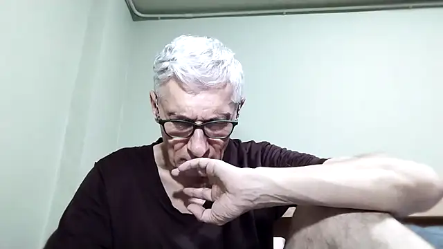 Snapshot of BIGUNCUTHARDCOCK chatting on 10-22-25, 12:38 BIGUNCUTHARDCOCK online show from 10-22-25, 12:38